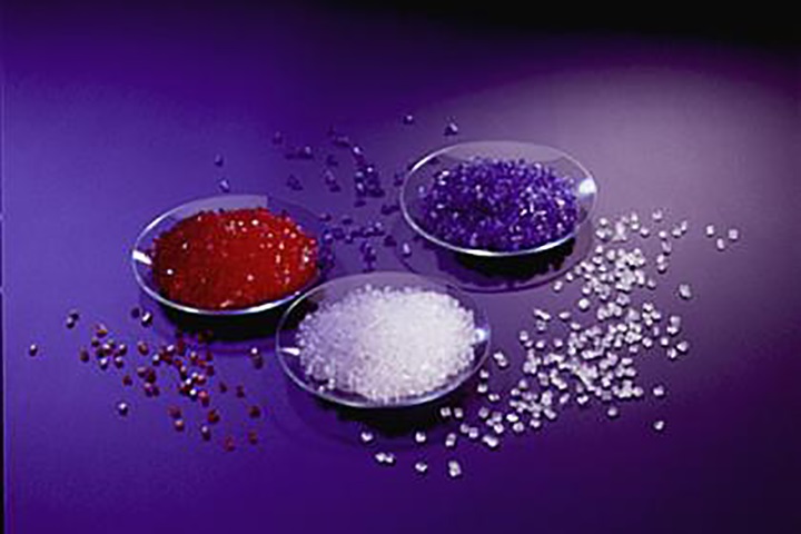 Graphic showing flow profile of an SMX mixer compared to an empty pipe